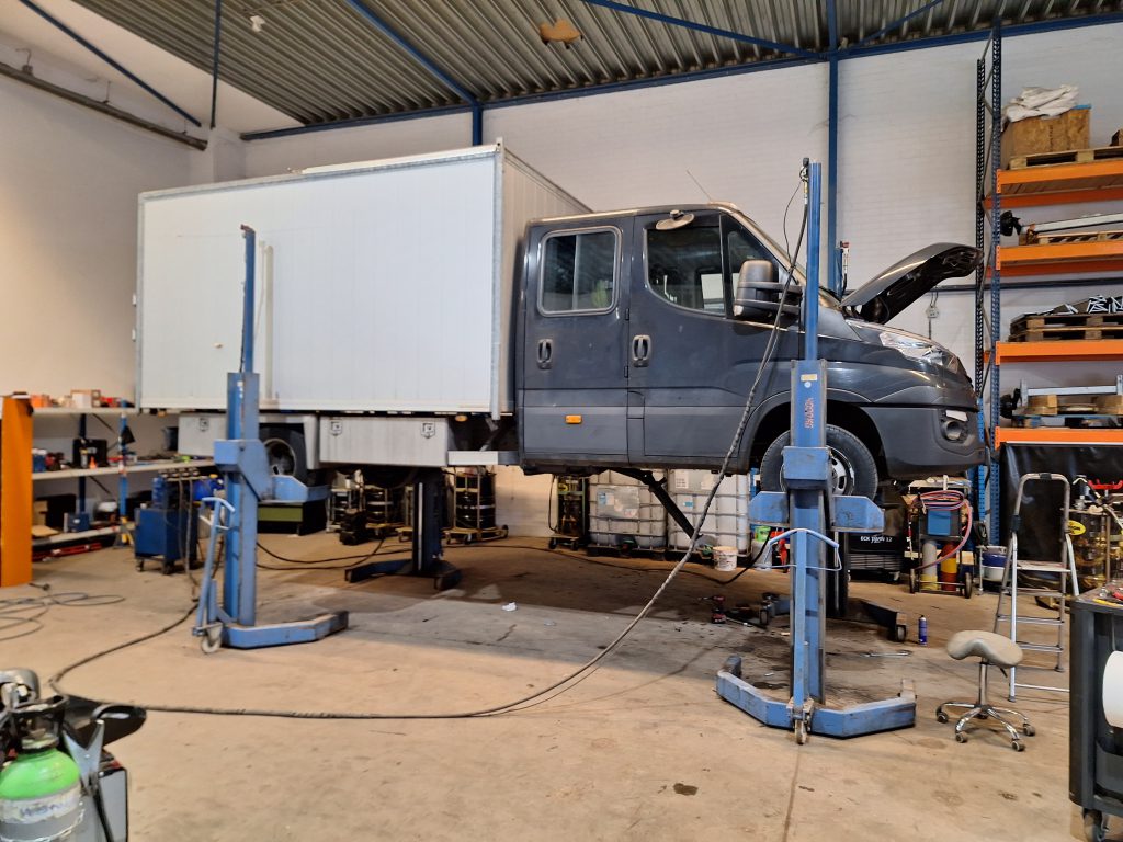 Onderhoud en Renovatie - Aircoservice - APK Vrachtwagens - Tachograaf ijken - Schadeherstel Truck Service Jager - 24/7 Storingsdienst